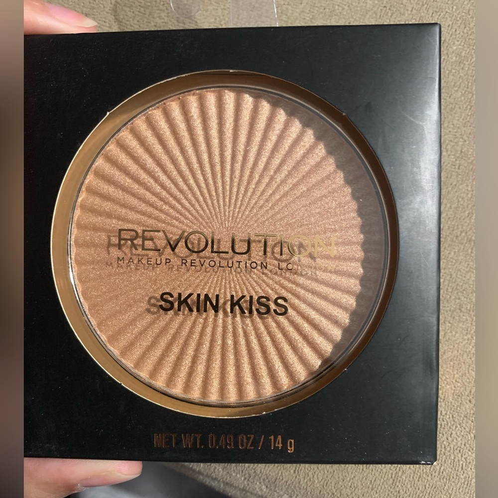 Makeup Revolution Skin Kiss Highlighter
